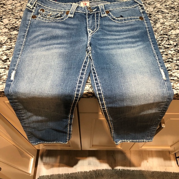 Woman’s New True Religion Capri Pants - Picture 7 of 8